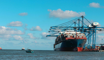 Fretes marítimos iniciam 2026 sob volatilidade e tensão geopolítica