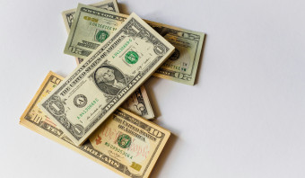 Alta do dólar em junho reflete preocupações econômicas