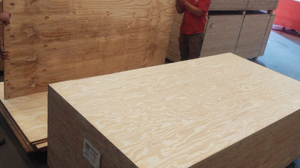 STOCK - Pine Plywood B/C