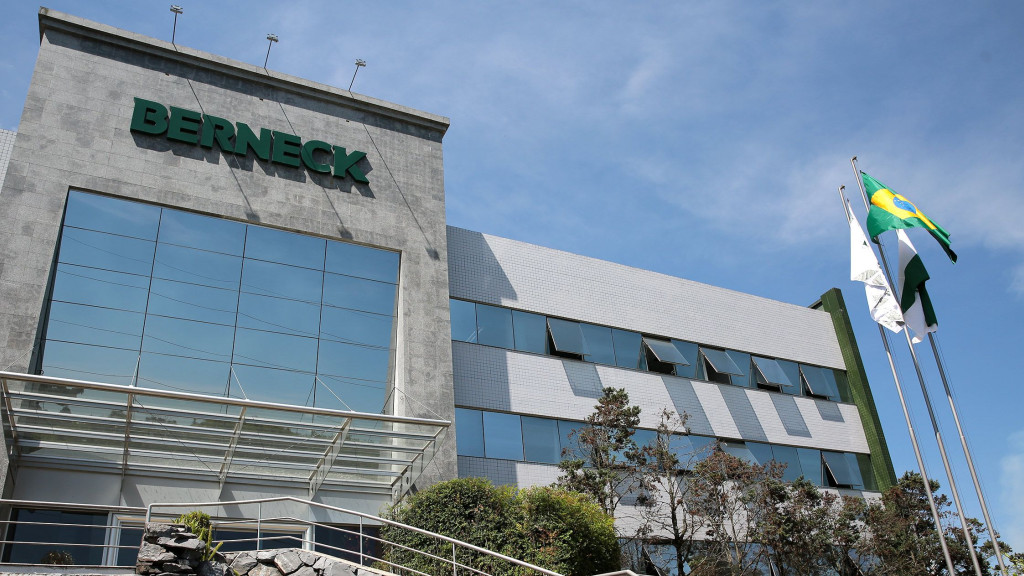 Berneck SA Paineis e Serrados